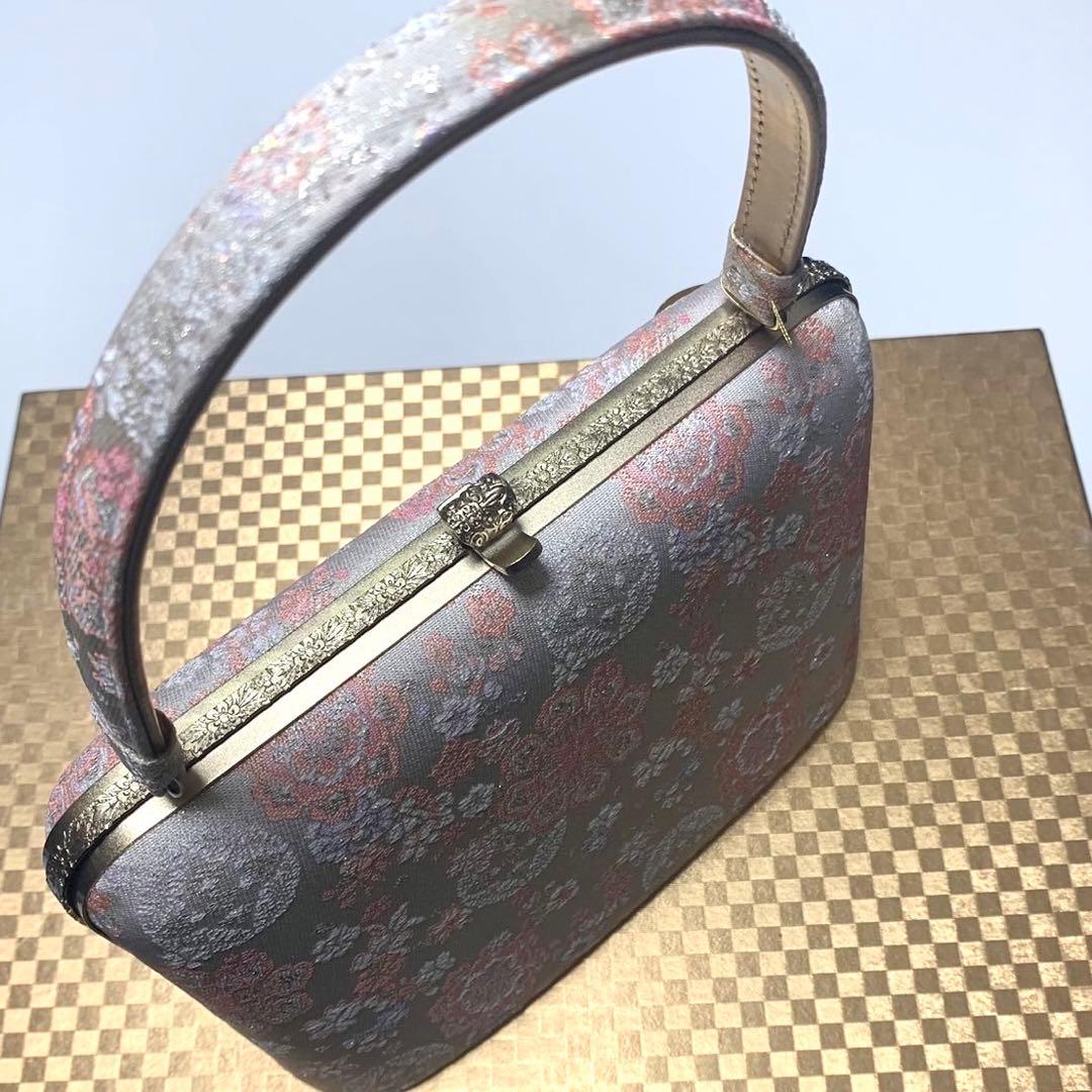 happyhappy8◆231◆和装用バッグと草履のセット（ピンク・金色）