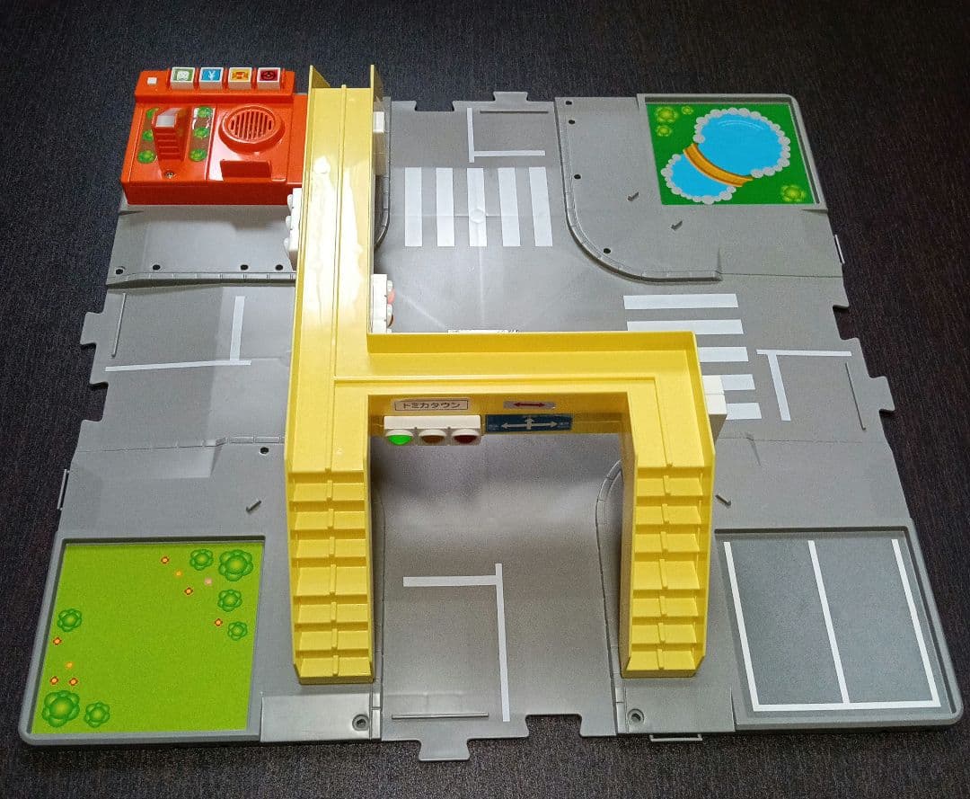 トミカタウン　サウンド交差点　つながる道路
