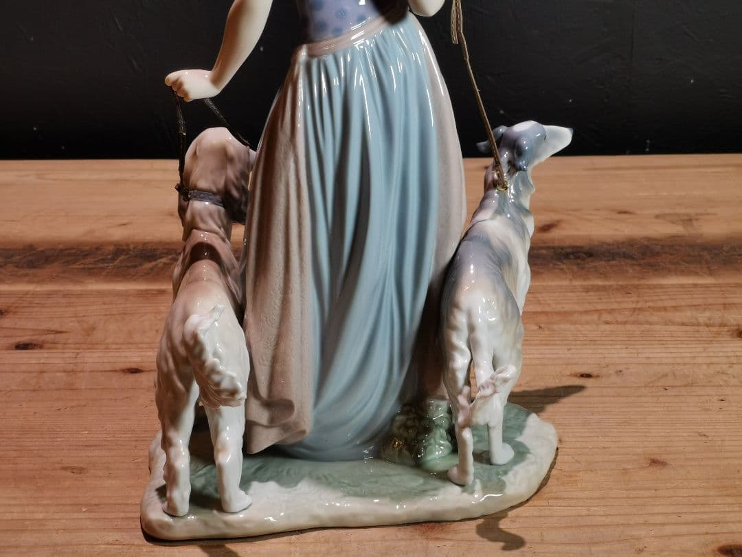 LLADRO リヤドロ 5802 優雅な散歩のひととき 置物