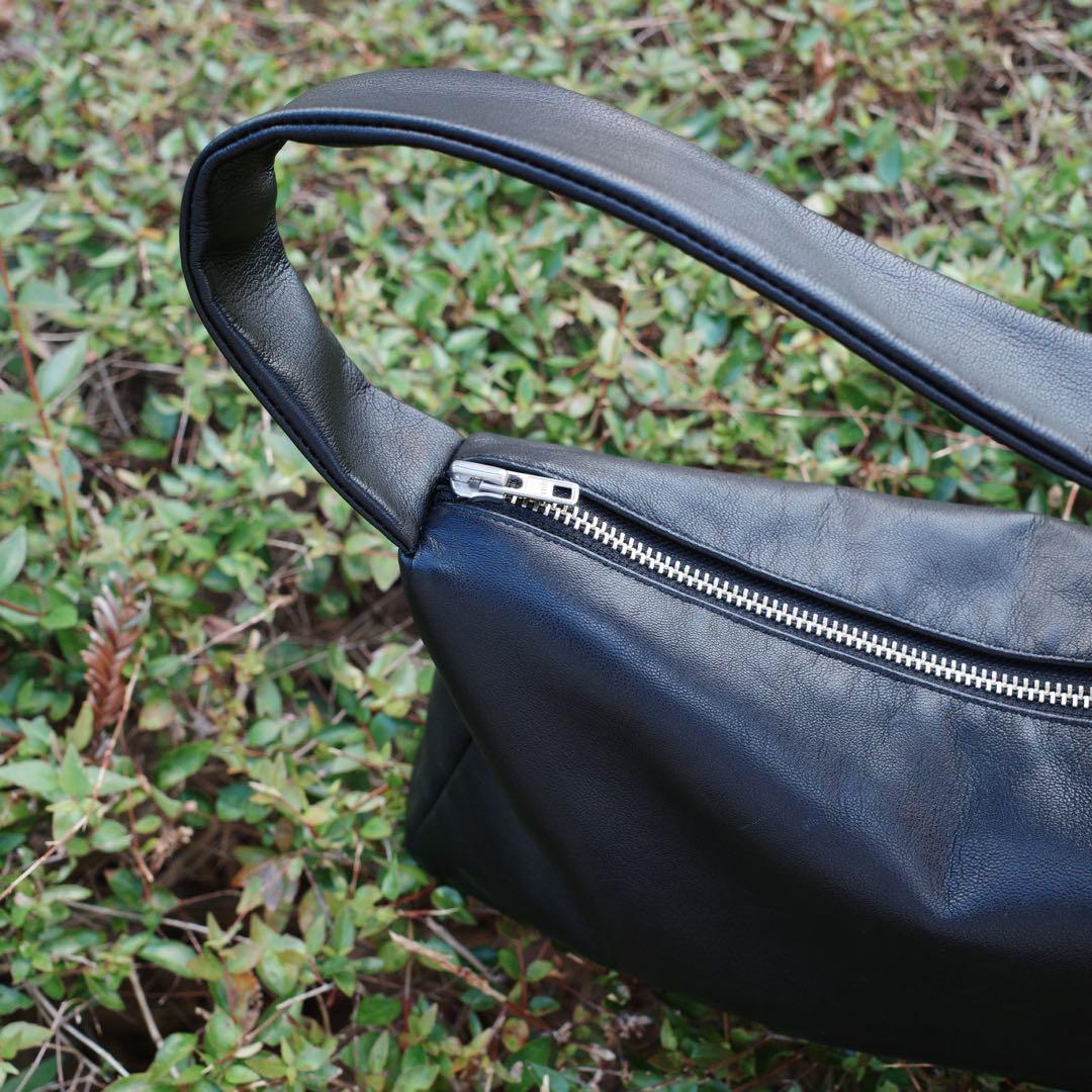 KEESE レザーハンドバッグ トートバッグ Mサイズ レディース ブラック 黒