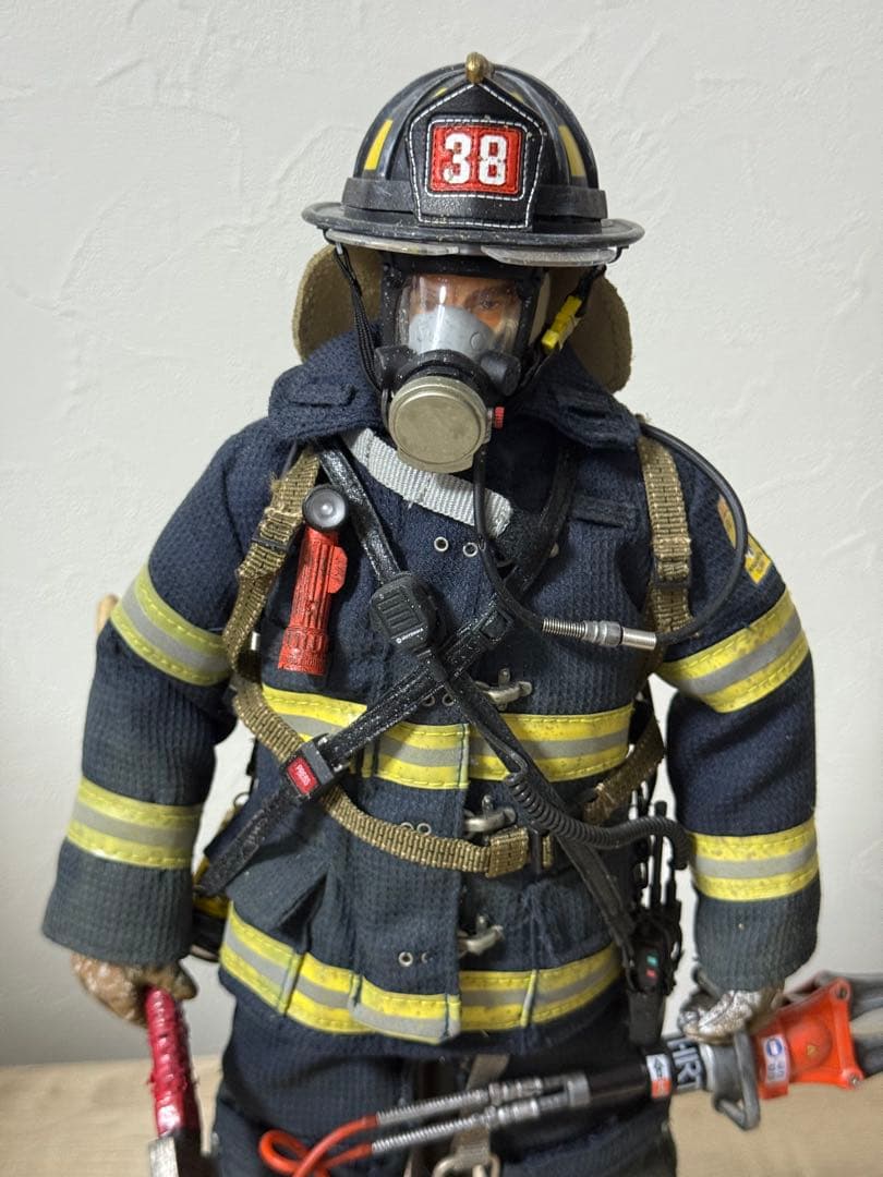 希少 1/6 フィギュア 消防隊員 バックドラフト ミリタリー ホットトイズ
