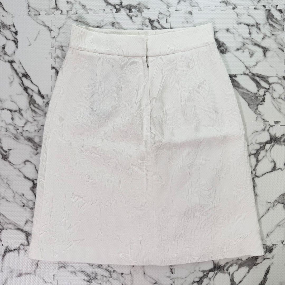 【新品タグ付き】ドルチェ＆ガッパーナ　フラワージャガードタイトスカート　ホワイト