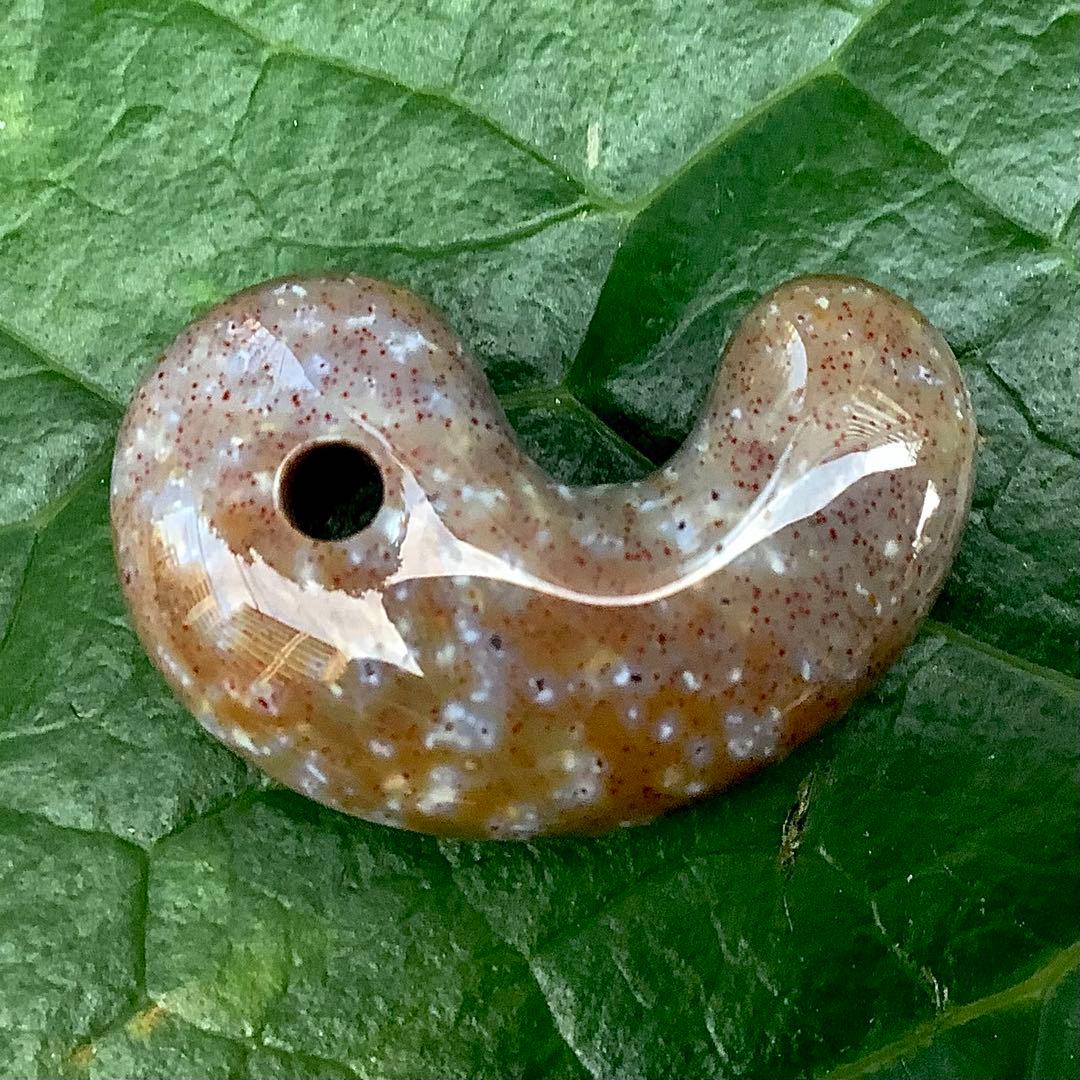 ✳摩訶不思議な色彩 花仙山出雲型勾玉 ピカピカ極上研磨 ⭕️鑑定