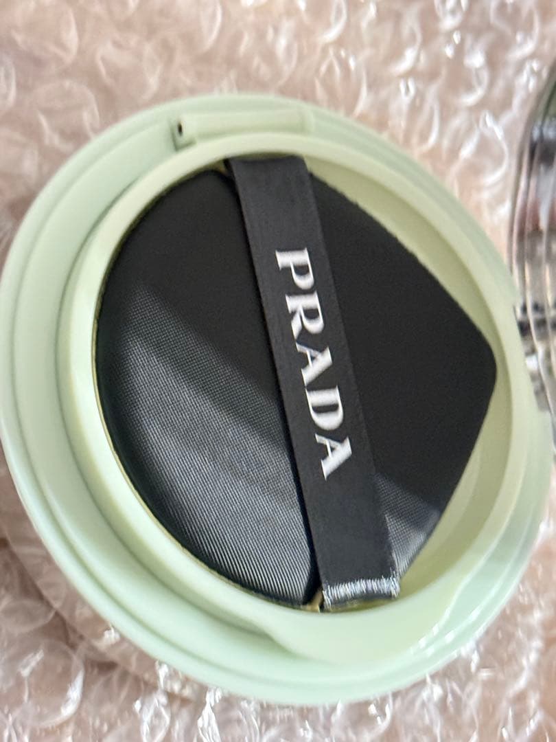 プラダ リヴィール メッシュ クッションファンデーション【LN25】1点