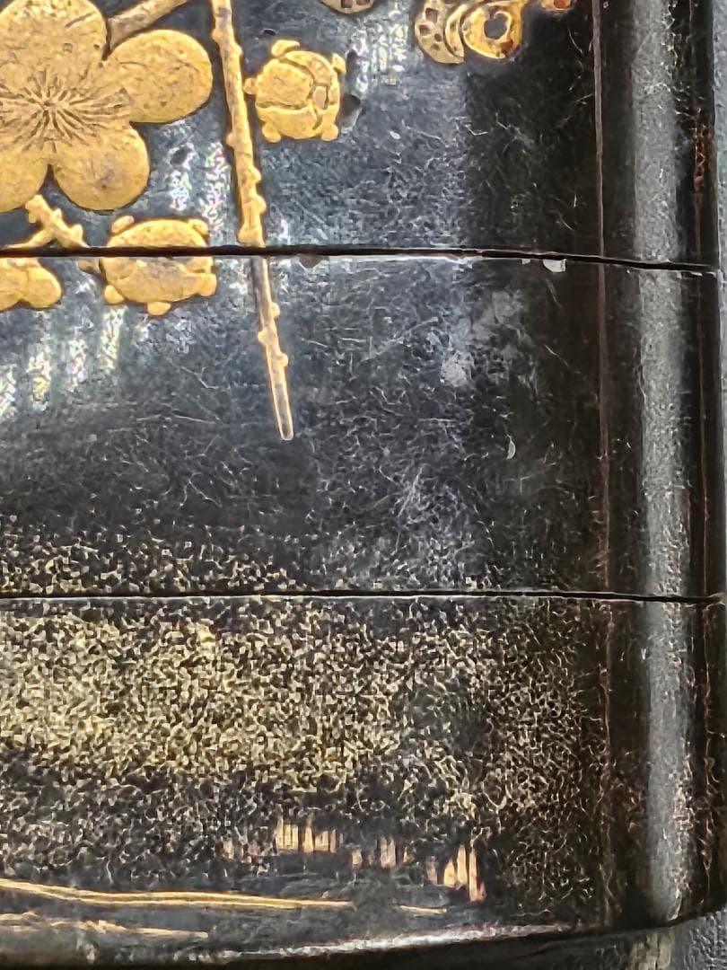 金箔装飾の漆器印籠