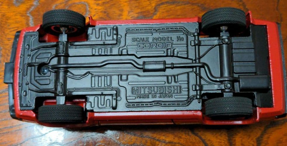 三菱　コルディア　1/28　ミニカー