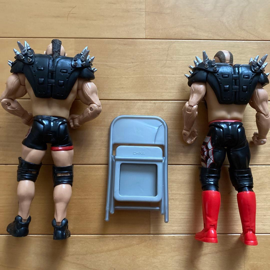 WWE ロードウォリアーズ　プロレスフィギュア 2体セット 凶器椅子付き