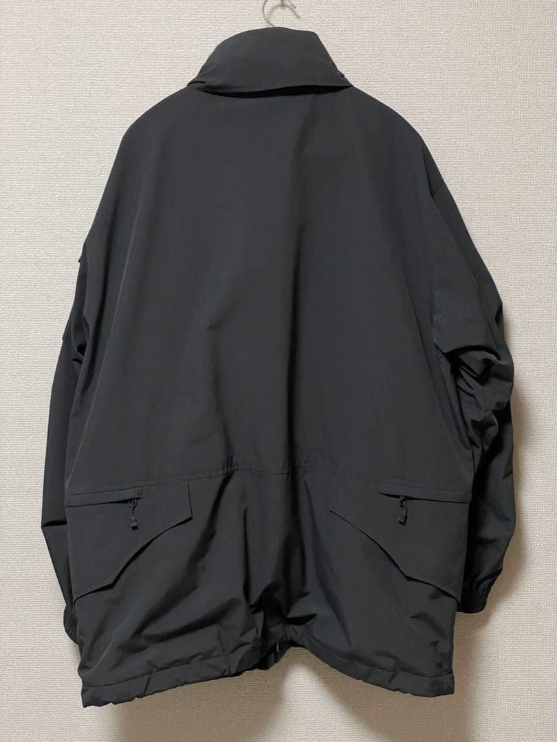 アンティークニードルポイント プチポワン犬と薔薇 色糸タッセル付