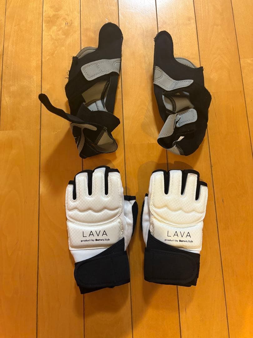 LAVAロゴ入りバーネス用グローブ&シューズMサイズ LAVA バーネス