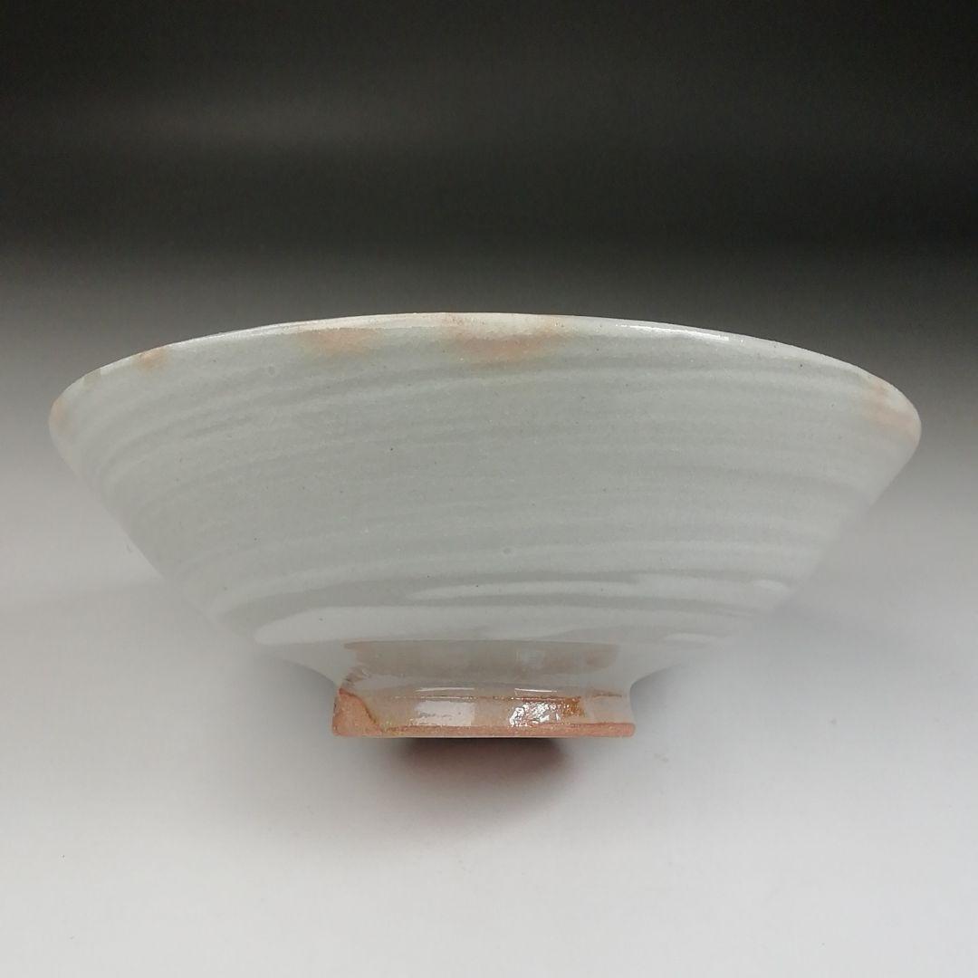 T407 茶碗 『萩焼』『平茶碗』『城山窯 金子信彦 造』 共箱 抹茶碗