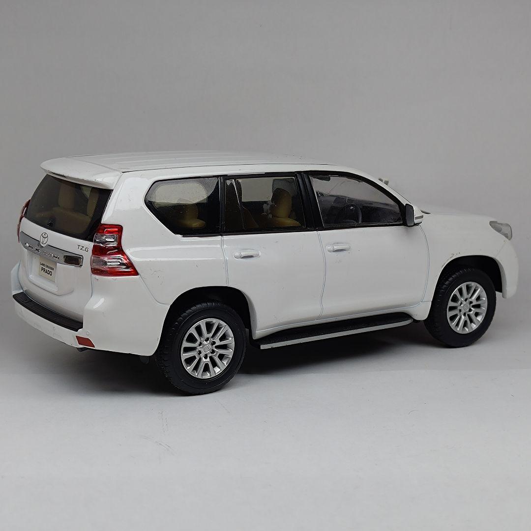 ランドクルーザープラド 前期 カラーサンプル ホワイトパールクリスタルシャイン