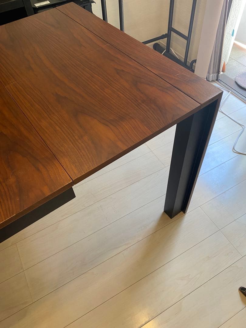 アルモニア　伸縮式ダイニングテーブル