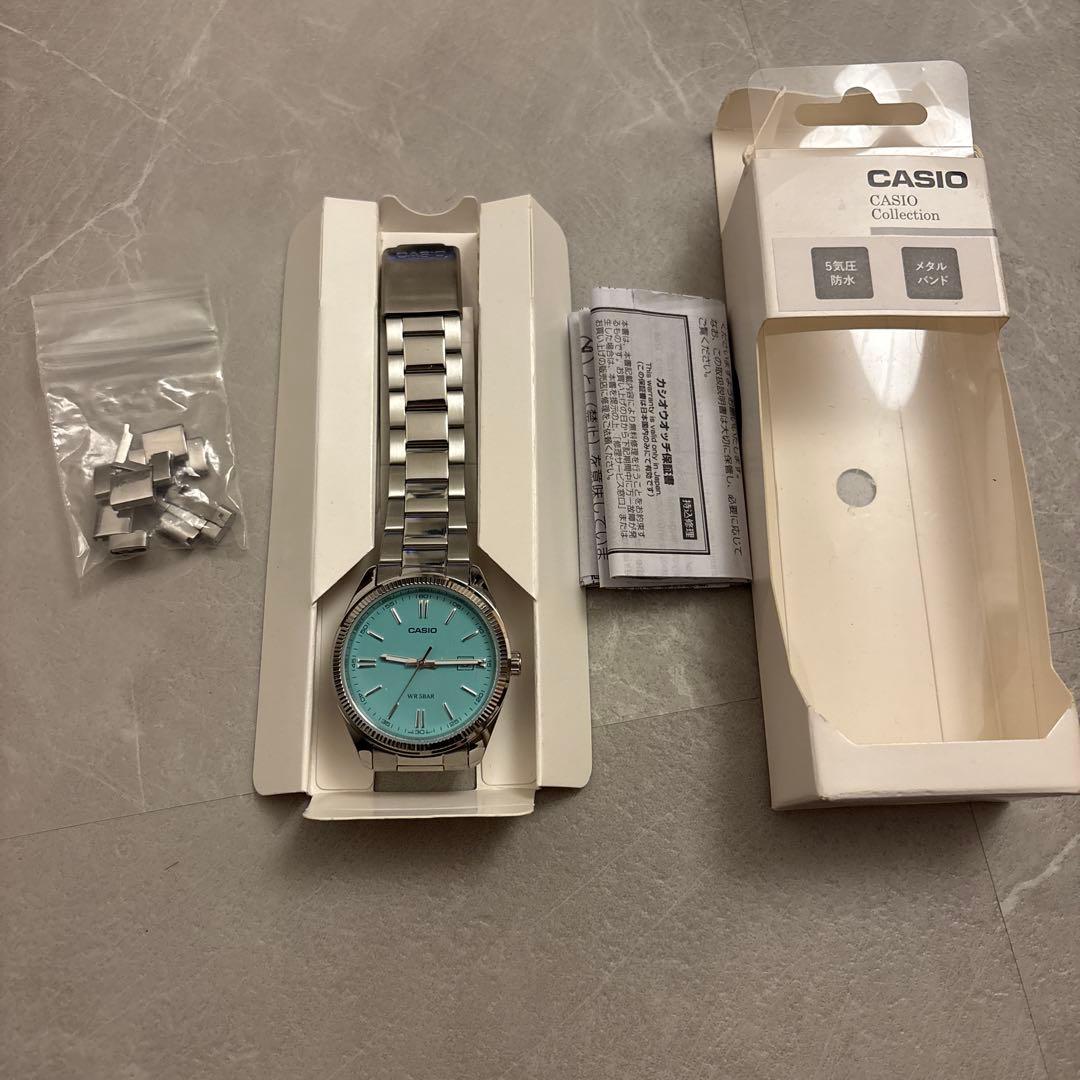 美品　CASIO 腕時計 ティファニーブルー