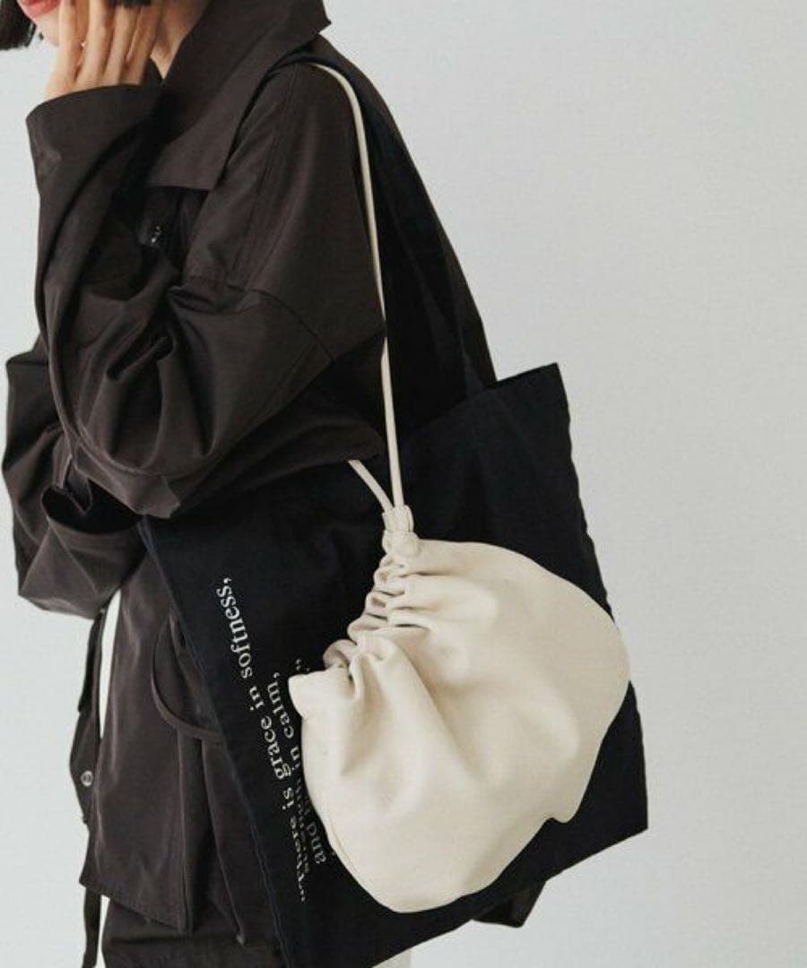 にゃにゃ　russet レザー巾着4WAYショルダーバッグ