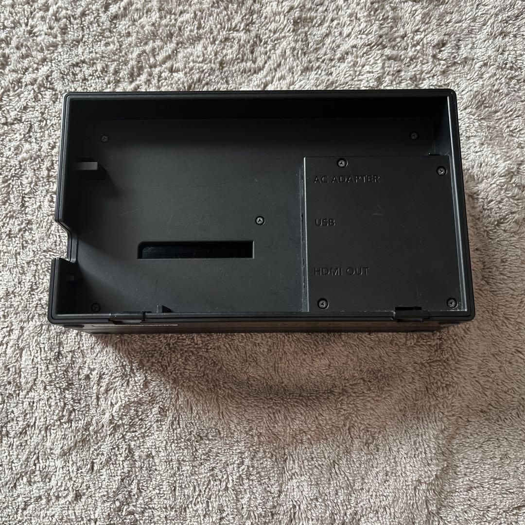 Nintendo Switch グリーンとピンクのジョイコン