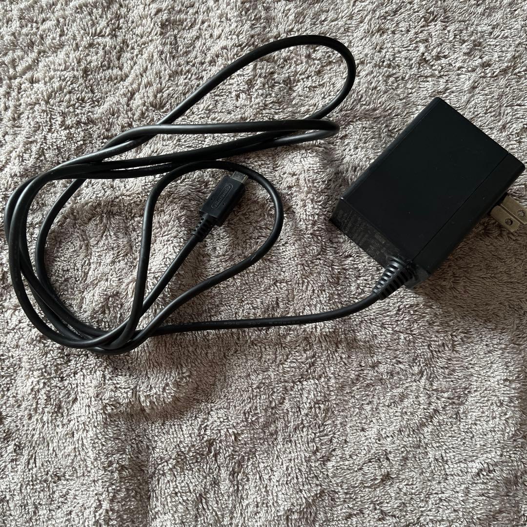 Nintendo Switch グリーンとピンクのジョイコン