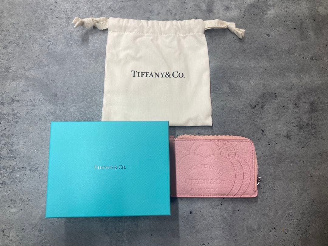 Tiffany & Co. ピンクレザーケース