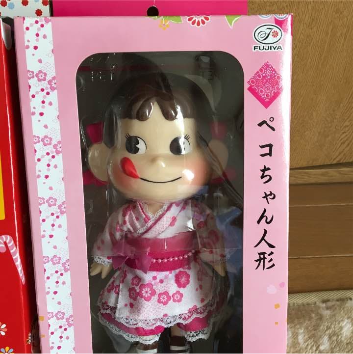ペコちゃん人形