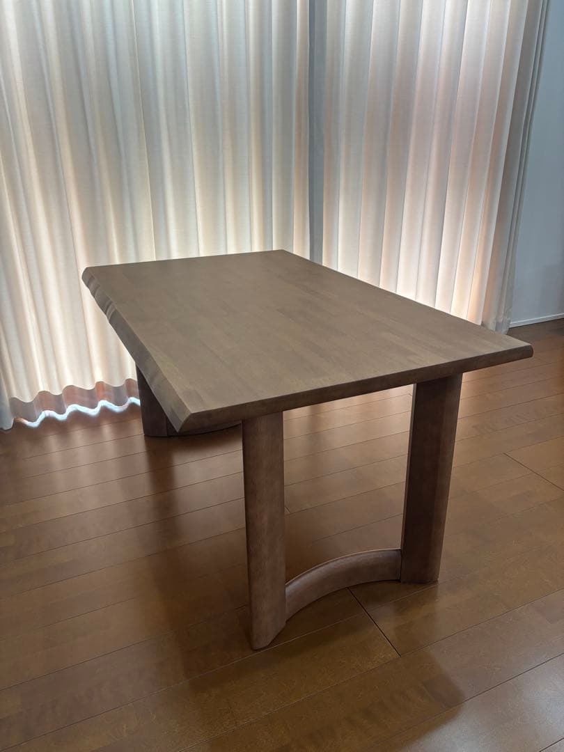 カリモク　ダイニングテーブルのみ　ぴんさん専用