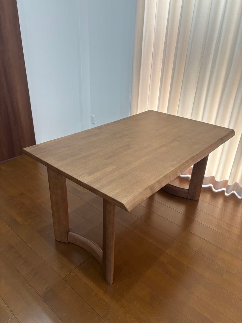 カリモク　ダイニングテーブルのみ　ぴんさん専用