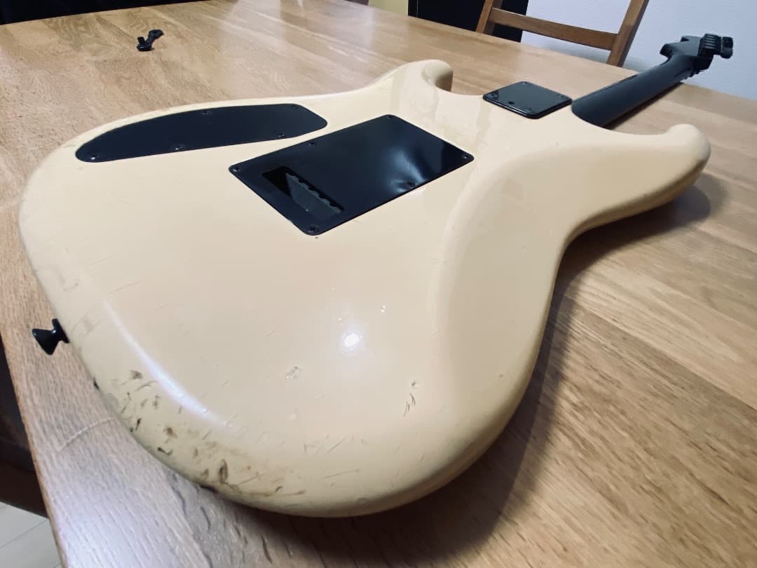 JUNK-FENDER HH E SERIAL 年1986