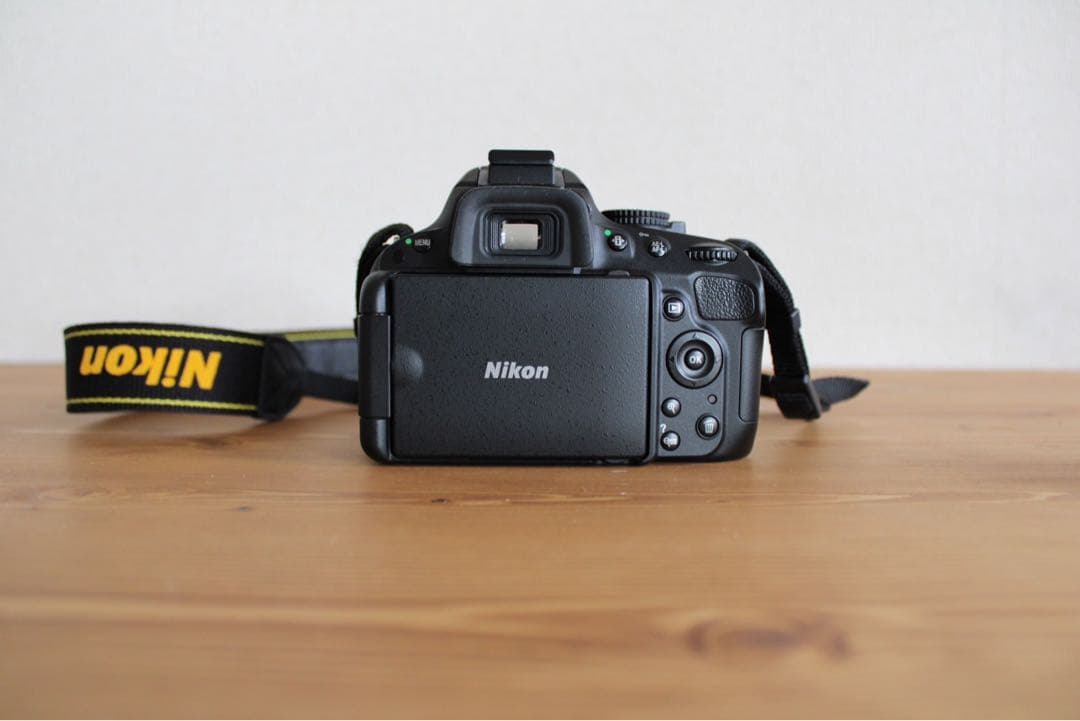 デジカメ 一眼レフ ニコン D5100 18-55 VR Kit デジタルカメラ