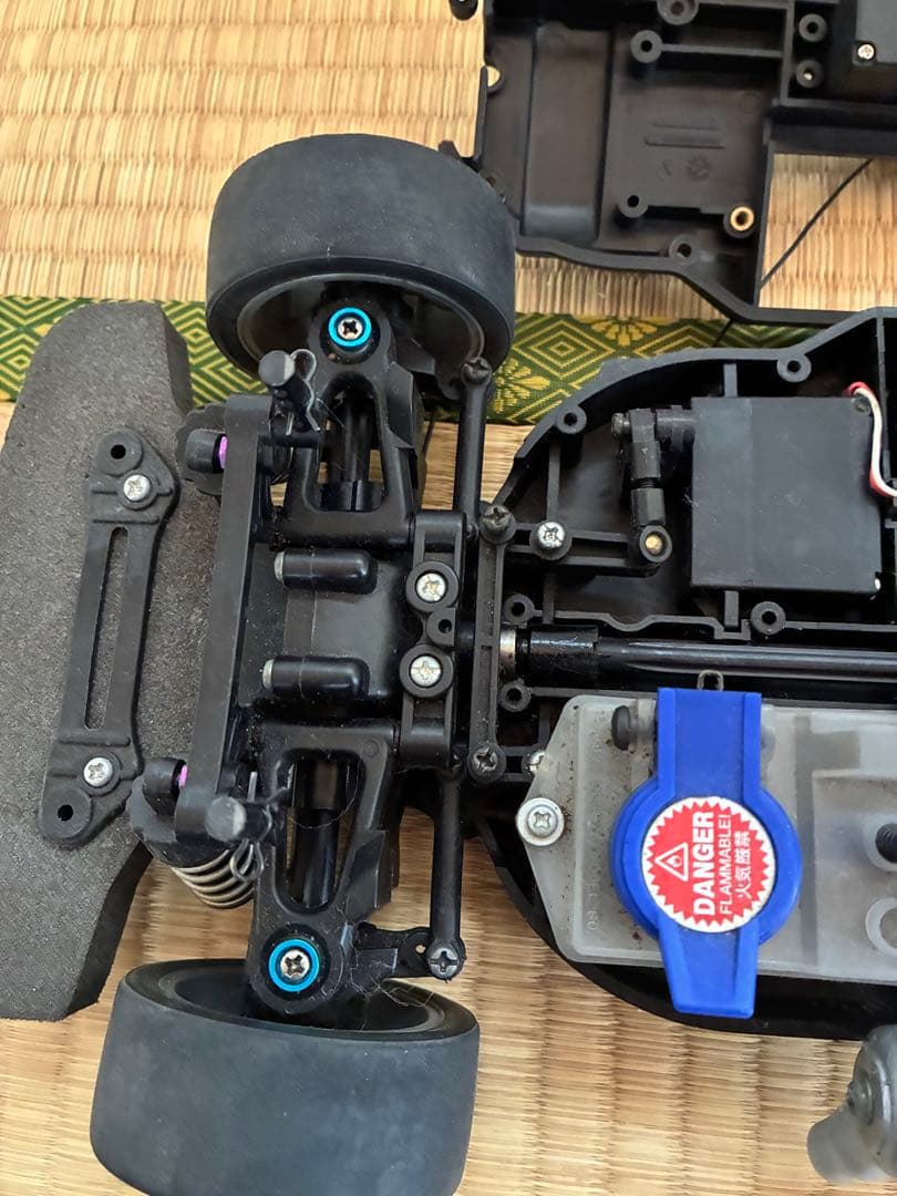 タミヤ エンジンカー TG10？AMG メルセデス