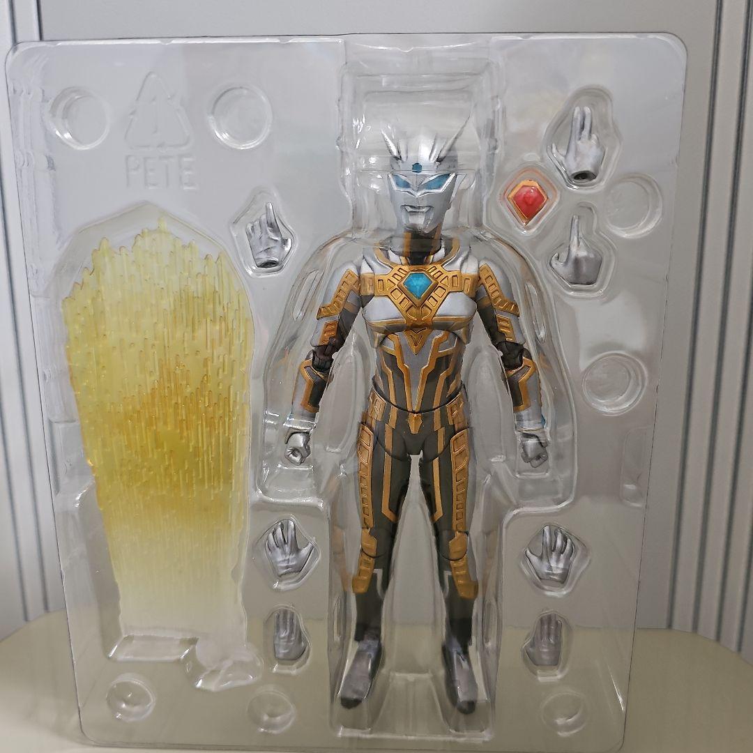 S.H.Figuarts シャイニングウルトラマンゼロ