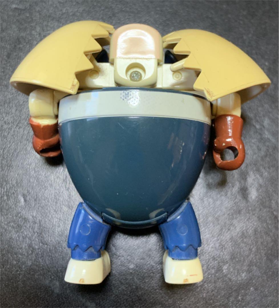 ロボット たまごから変身