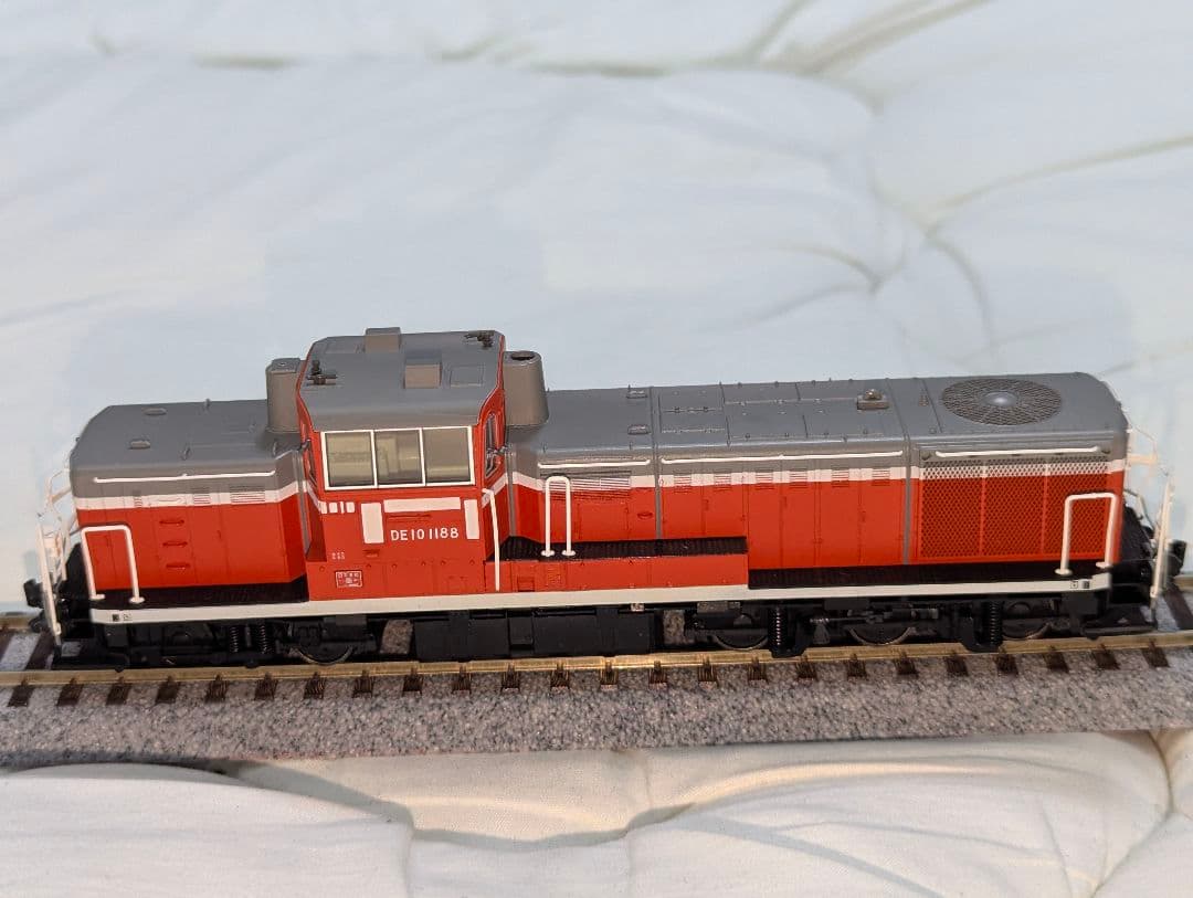 KATO　DE10　HO　【1-703】　パーツ、インレタ取付済③