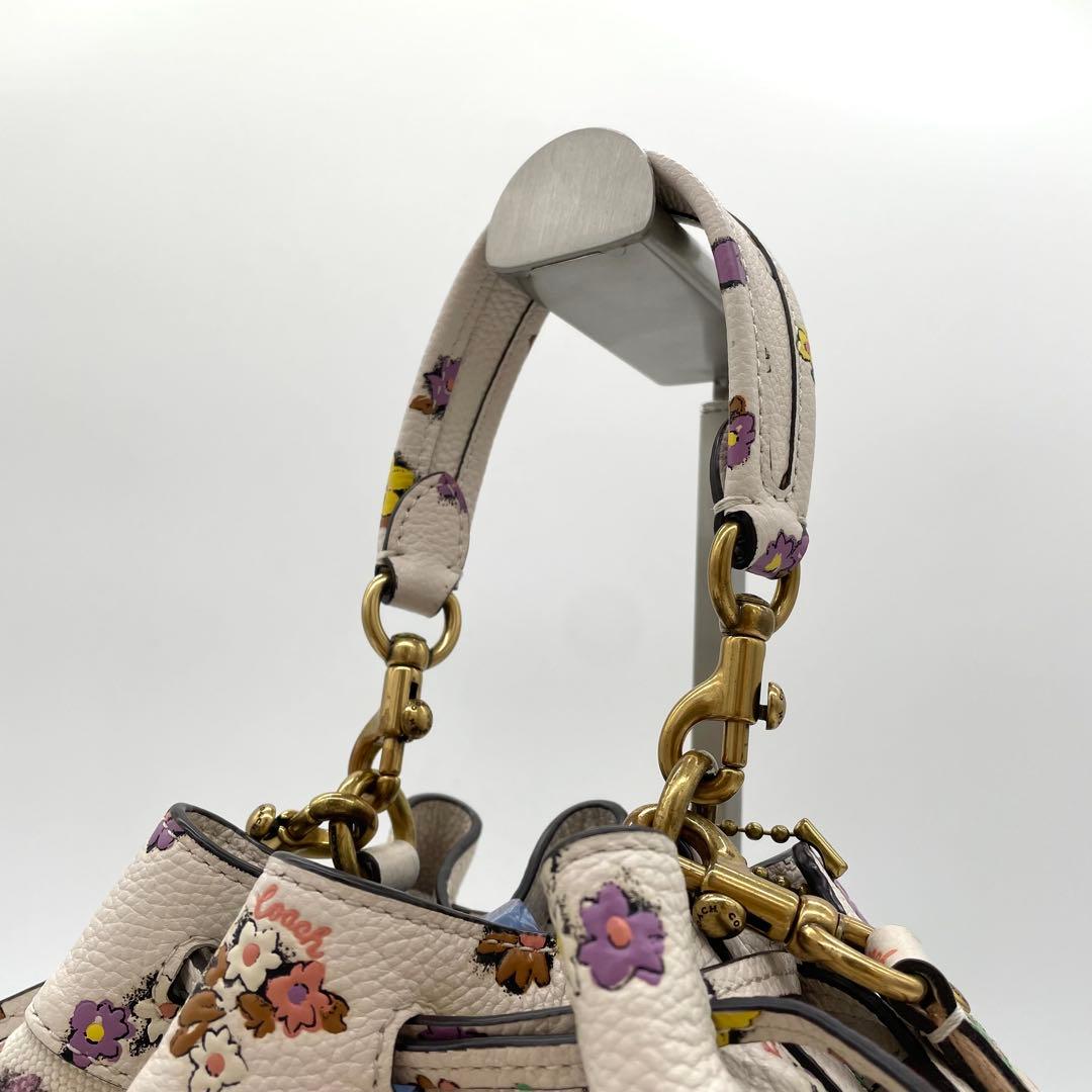 【美品】コーチ　フローラル　2way バッグ　巾着　チャーム　ゴールド金具