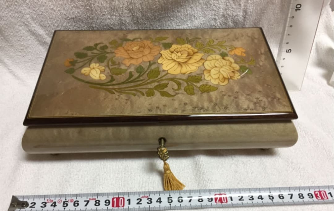 宝石箱 鍵付き イタリア製Romance スイス製REUGEオルゴール 花象嵌
