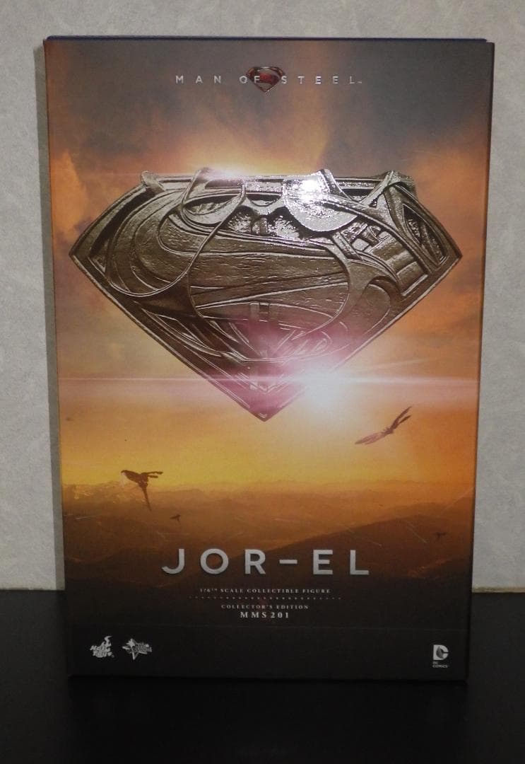 ホットトイズ　HOTTOYS マン・オブ・スティール スーパーマン