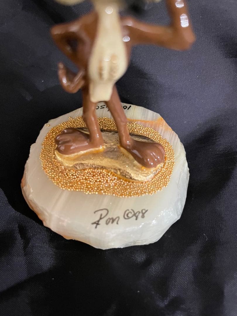 ワイリーコヨーテ 台座付きフィギュア アンティーク ルーニーテューンズ