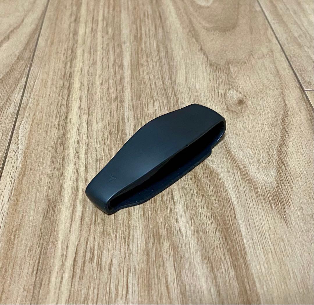 テスラ純正モデル3/Yキーフォブ(新品電池付)、テスラ純正モデルYキーバンド