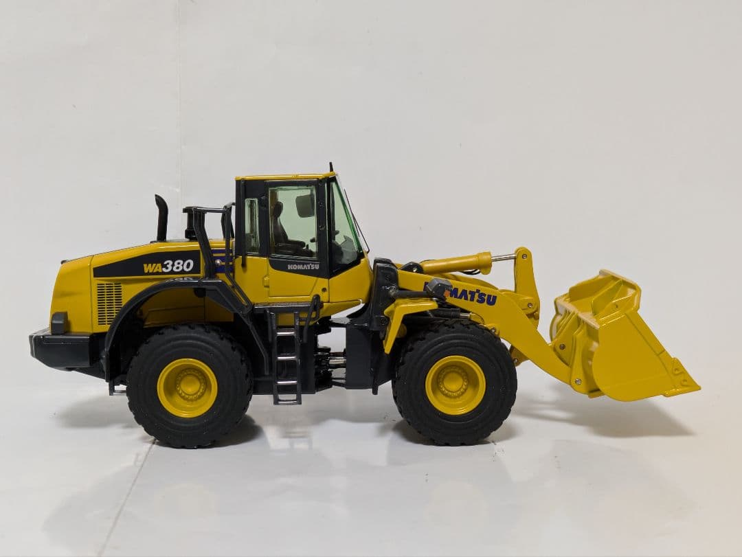 コマツ WA380-8 ? 1/50 ホイールローダー 難あり