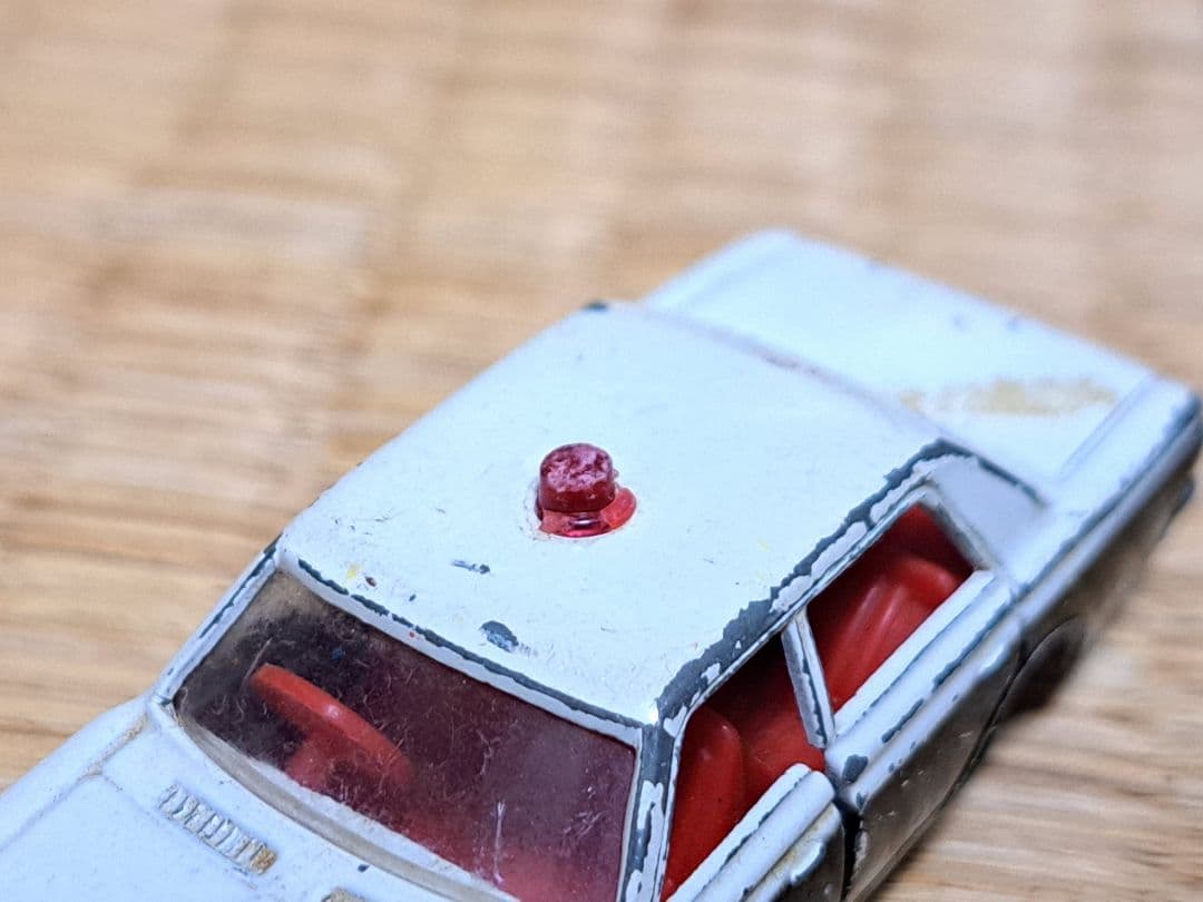 1Aホイール トミカ 黒箱 NO.4 トヨタ クラウン パトロールカー 日本製