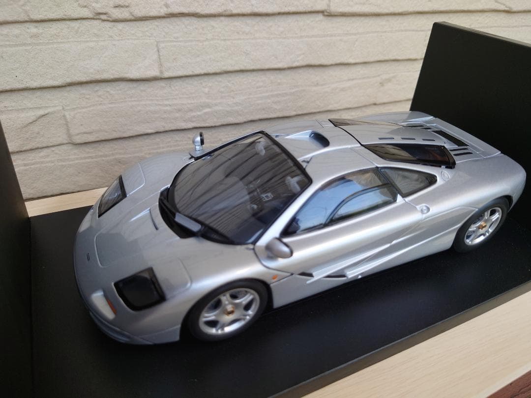 1/18 UT models（ユーティモデル）マクラーレンF1 ロードカー