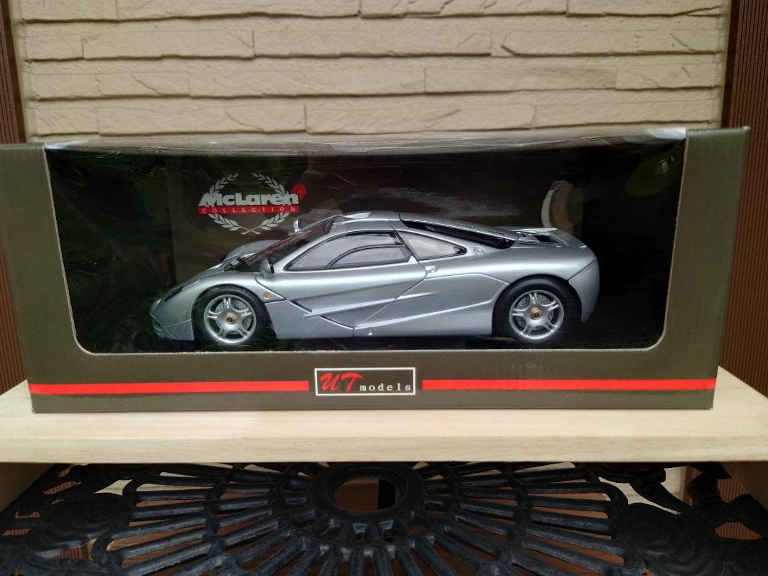 1/18 UT models（ユーティモデル）マクラーレンF1 ロードカー