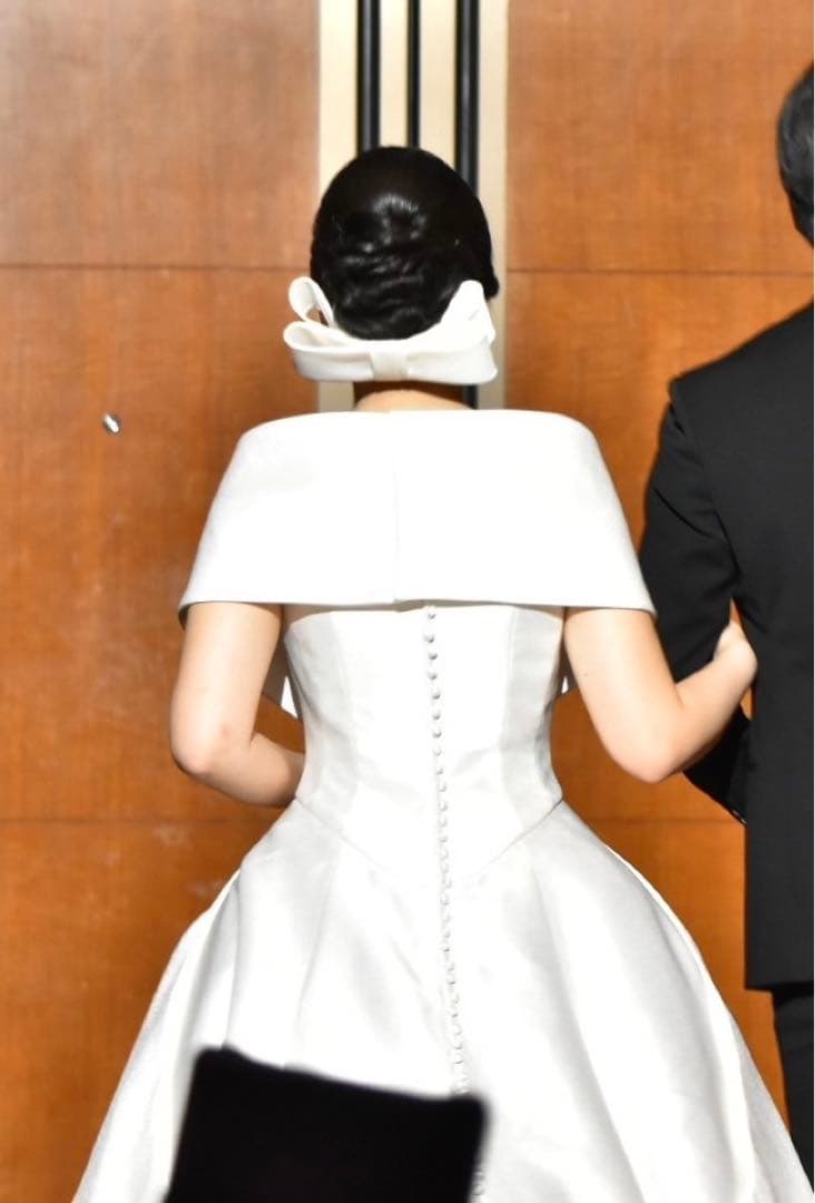 エマリーエ シンプルエリザベート11号 リボンボンネやベール等付