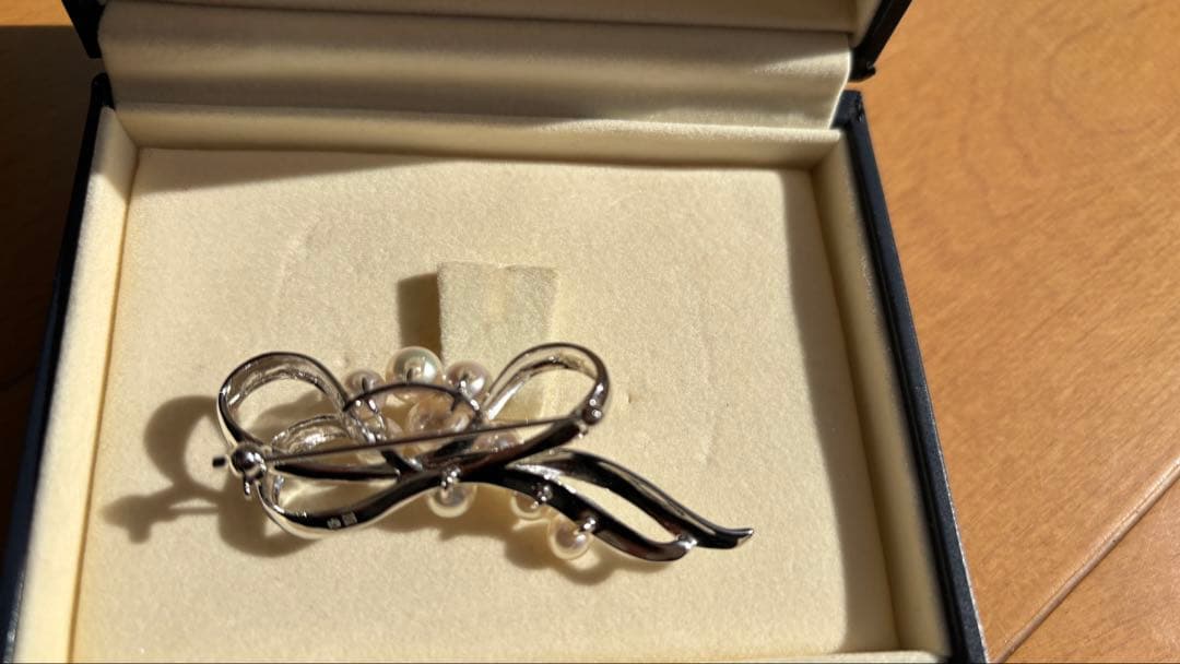 TASAKI リボンデザイン ブローチ