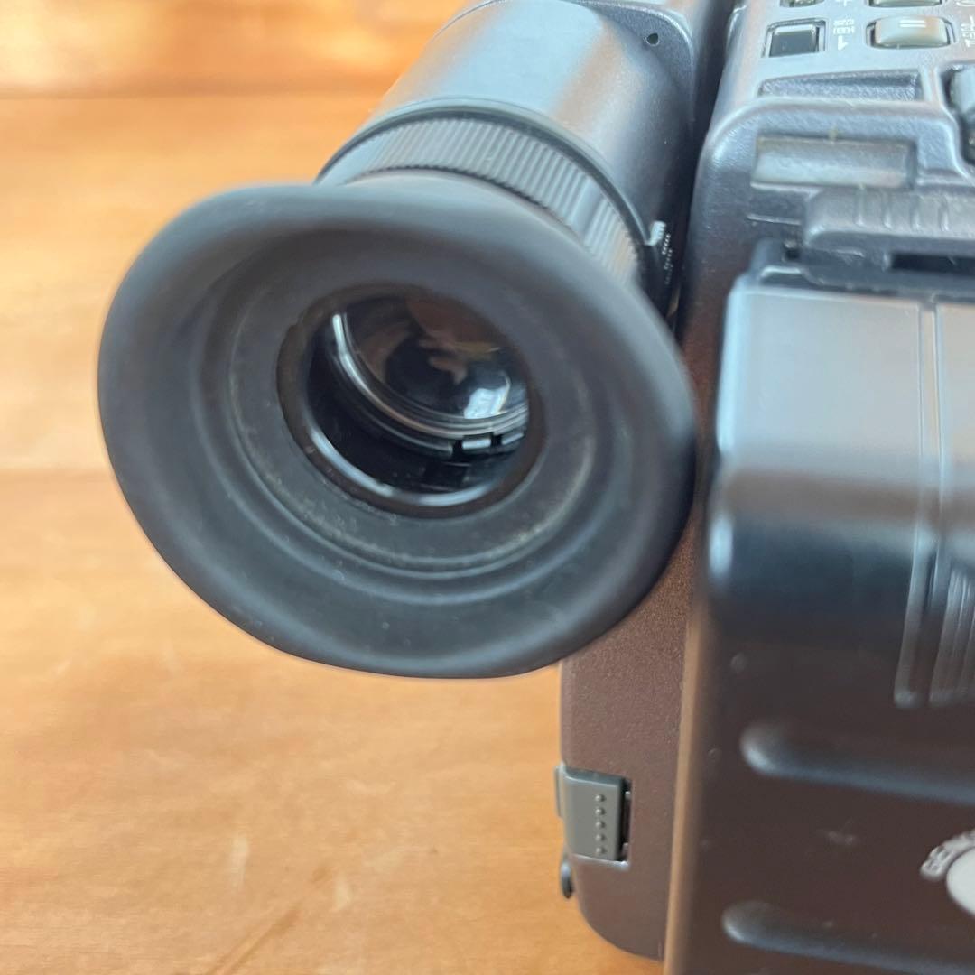 Sony Hi8ビデオカメラCCD-TR900 通電確認済み