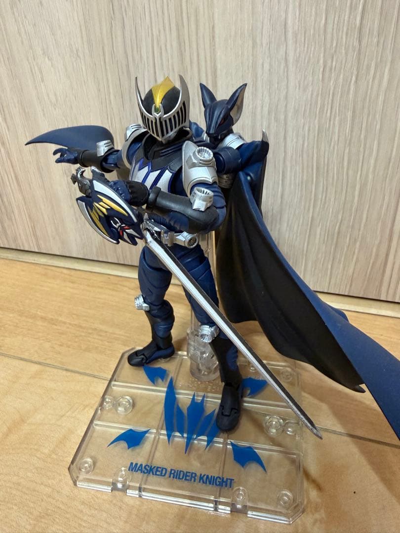 S.H.Figuarts 仮面ライダーナイト&ダークウイング
