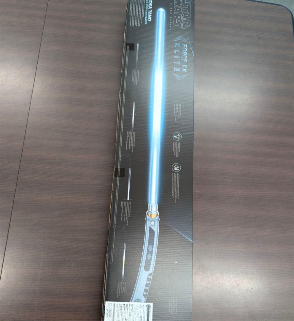 ハズブロ「BLACKシリーズ」フォースFXライトセーバー アソーカ・タノ