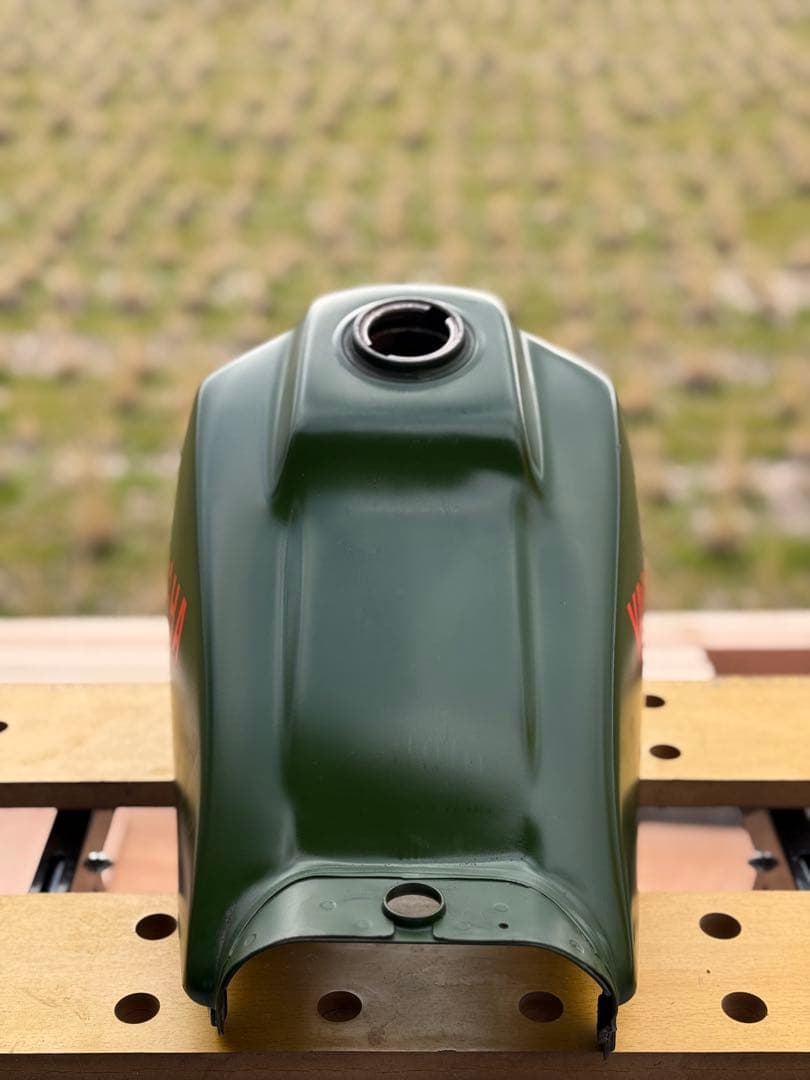 Z*A様 ヤマハ TW200/TW225 マッドグリーン タンク - メルカリ