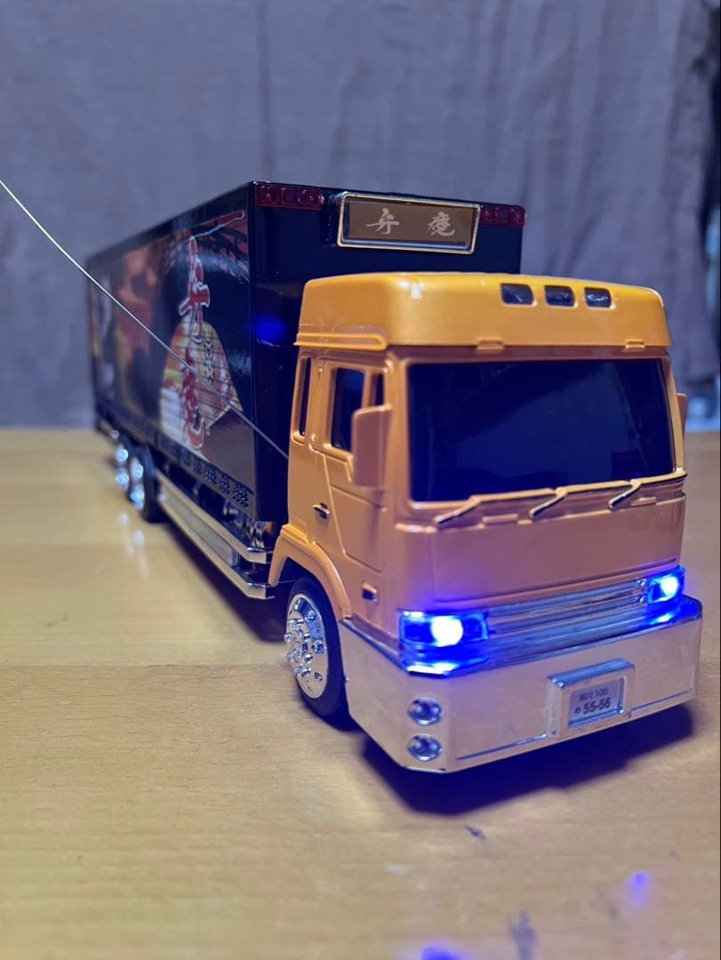 トラック型ラジコン　４台