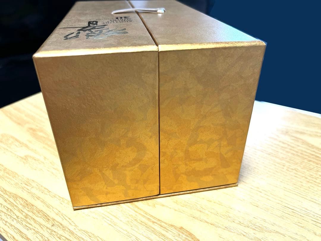超希少‼︎サントリーウイスキー 響30年 金色の観音開きの空き箱