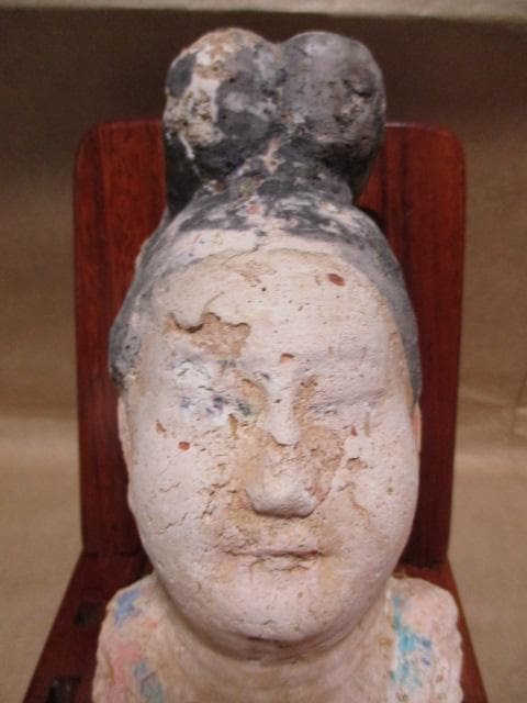 塑像女子俑頭部　Q19-1
