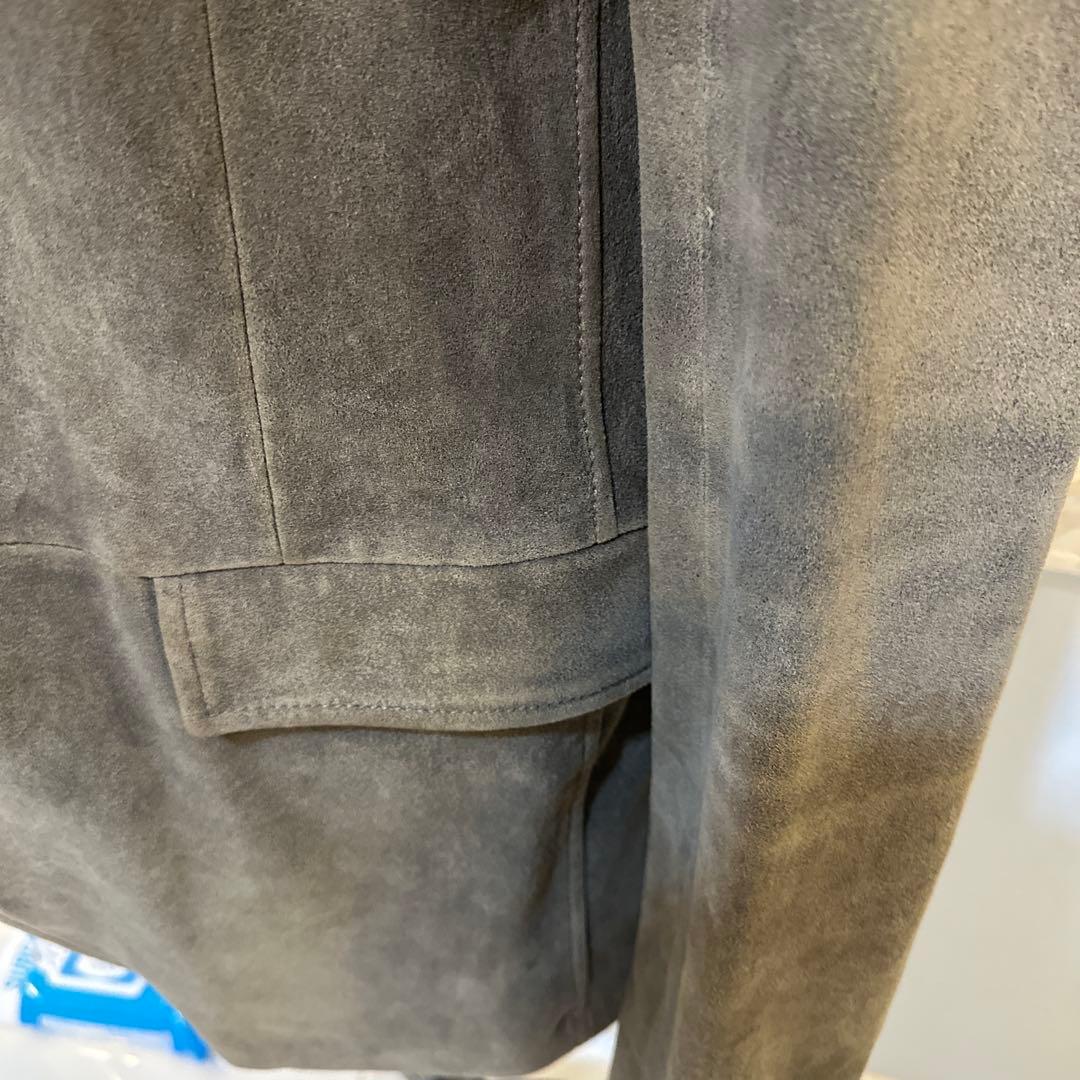 エンポーリオ　アルマーニ　グレーの2ボタン革ジャケット