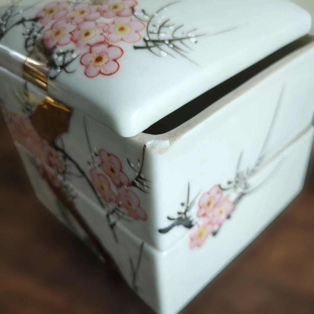 骨董　段重箱　陶器　松竹梅　三段重　アンティーク　物入　おせち